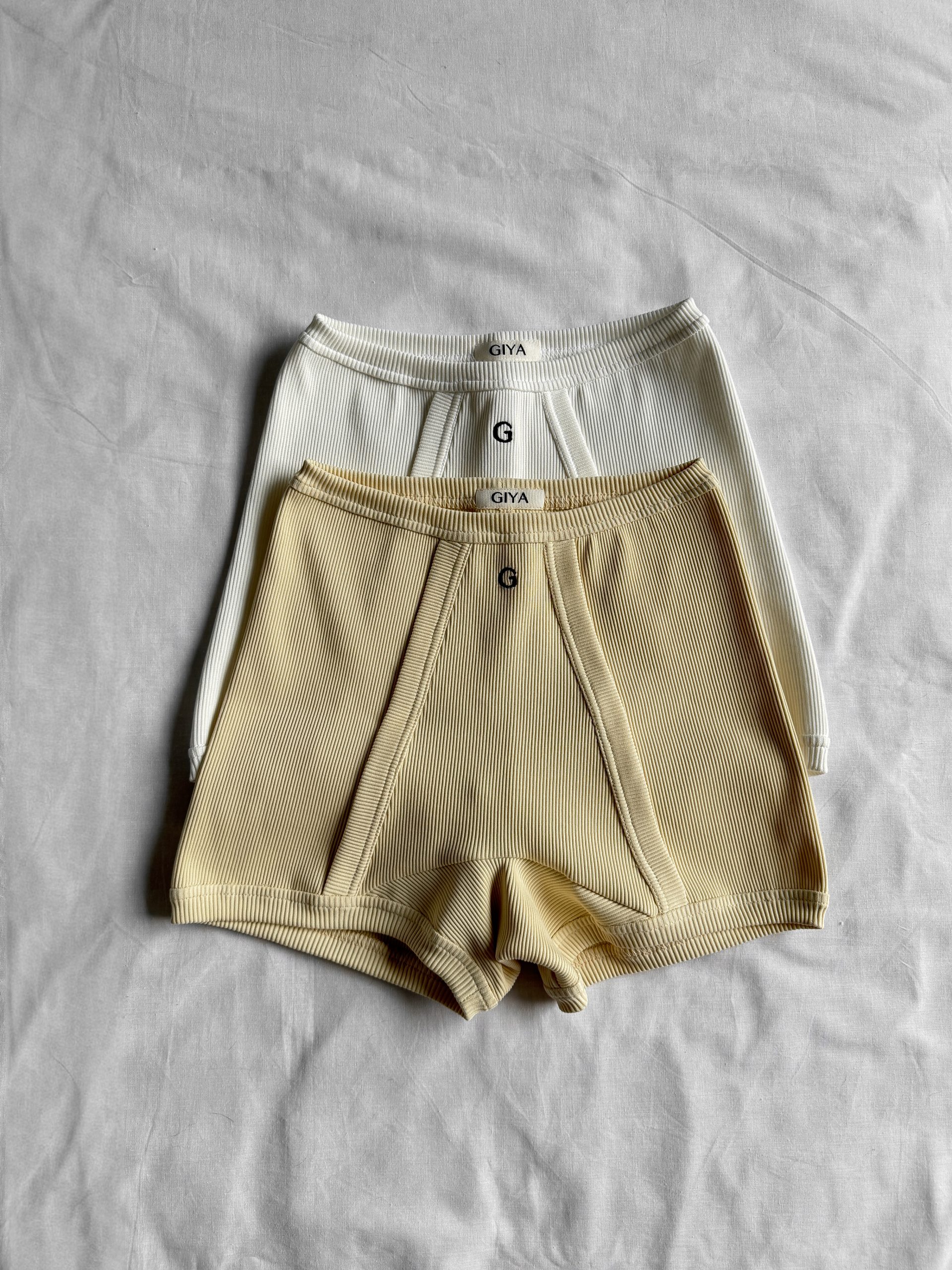 IMG_6765 CREAM SHORTS COUNTRY CLUB - Image 1